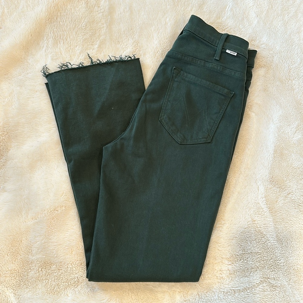 NWOT MOTHER The Hustler fray hem flare jeans in Black Forest! Size 28!